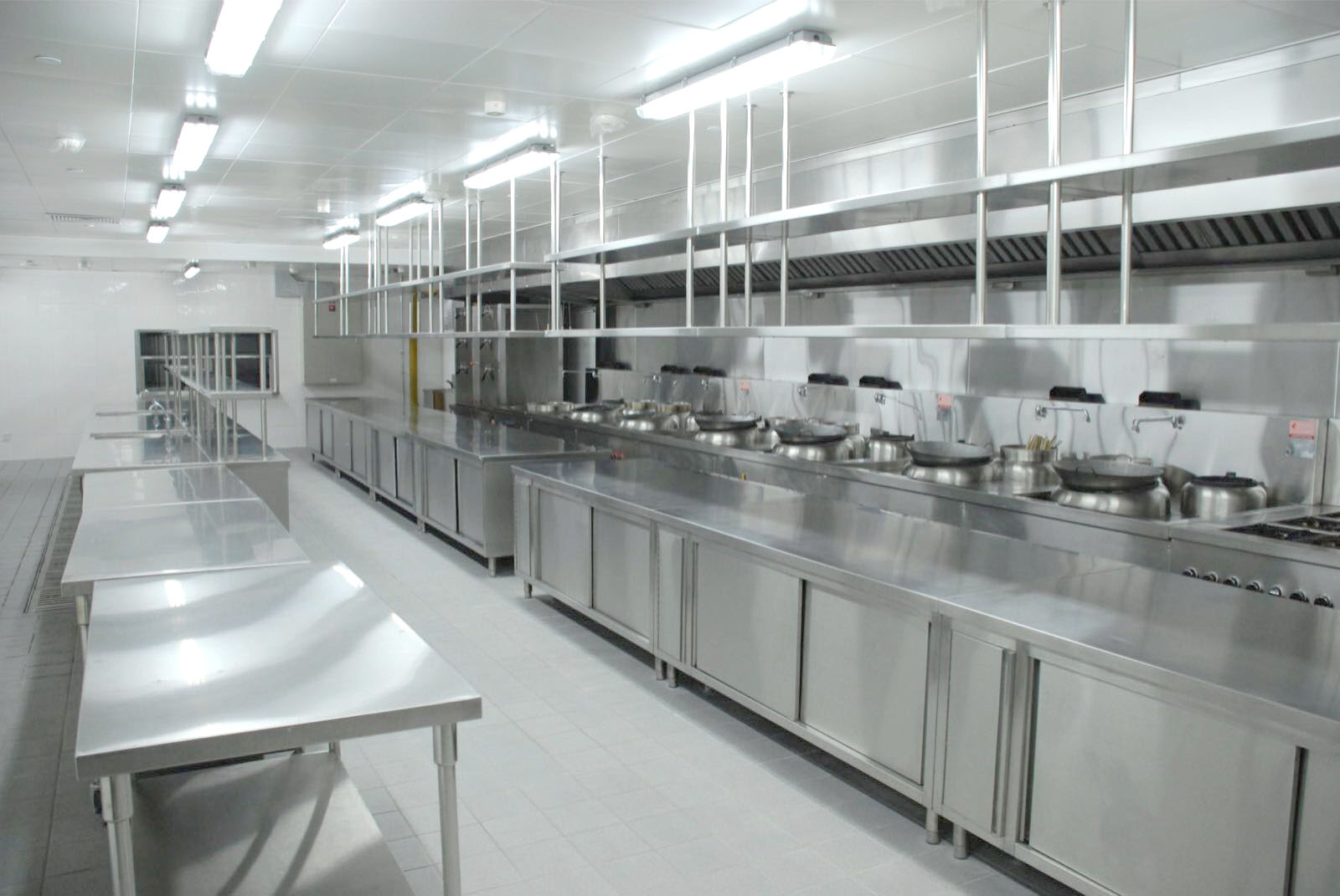 几百人的工地厨房设备都需要哪些？